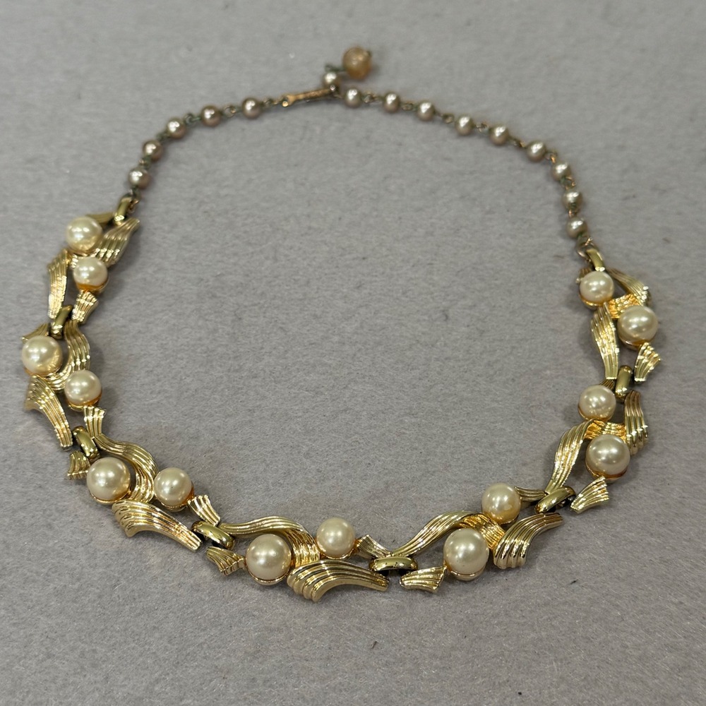 Lisner Faux Pearl Choker Necklace Womens 17.5" Gold Tone Vintage Ribbon Link